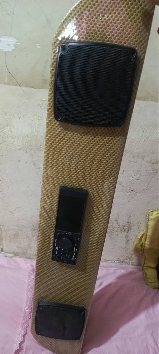 المسجل والخشبه والسماعات 35 الف وبيهن مجال والمضخ ( الدمام)  45 الف وبي مجال الاتصال ***********
