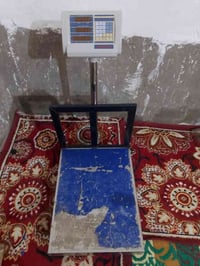ميزان كبير للبيع استعمال قليل الوزن الكلي ((600)) كيلو 07838287975واتس...