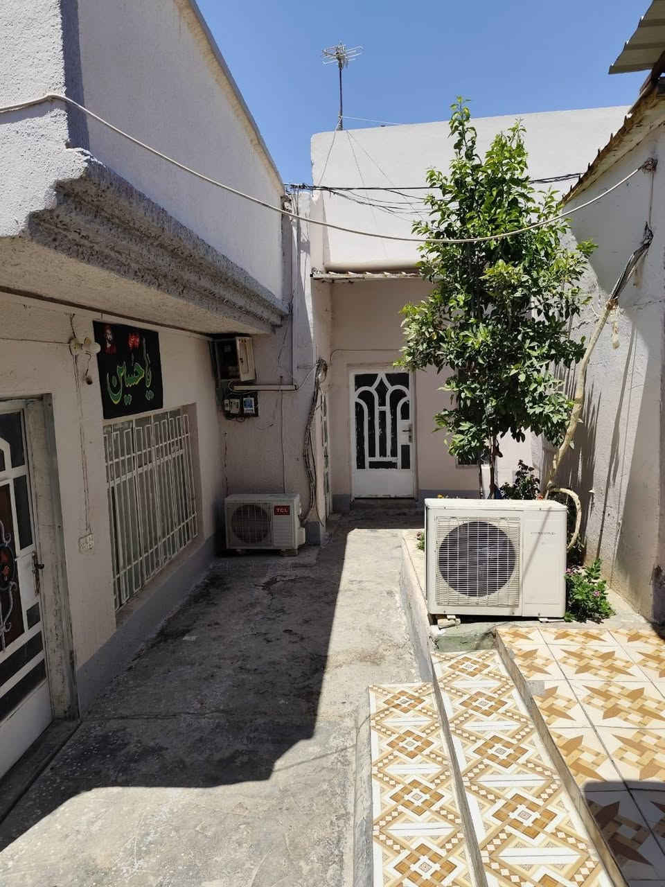 دار للبيع طابو زراعي سند 25 باسم صاحب الدار مباشر
المساحة 250 م 

يتكون غرفتين نوم استقبال هول مطبخ مجمع صحيات بيت مرتب ونظيف ويصلح لعائلة كبيرة 

كافة الخدمات متوفرة تبليط ماء كهرباء مولد شارع مدرسة الهدف مستوصف 

السعر مناسب جداا نقد بدون اقساط 

***********

#عقار

#عقارات_العراق

#عقار_العراق

#بيع_وشراء_العقارات

#بيوت_للبيع

#بيت_للبيع

#اراضي_للبيع

#قطع_اراضي

#استثمار_عقاري

#سوق_العقار

#دليل_العقارات

#مكتب_عقاري

#وسيط_عقاري

#بيوت_العراق

#اراضي_العراق

#عقارات_بغداد

#عقارات_بابل

#عقارات_الحلة

#طهمازية

#الحلة

#بابل

#مشاريع_سكنية

#بيت_احلامك

#فرصة_استثمارية
