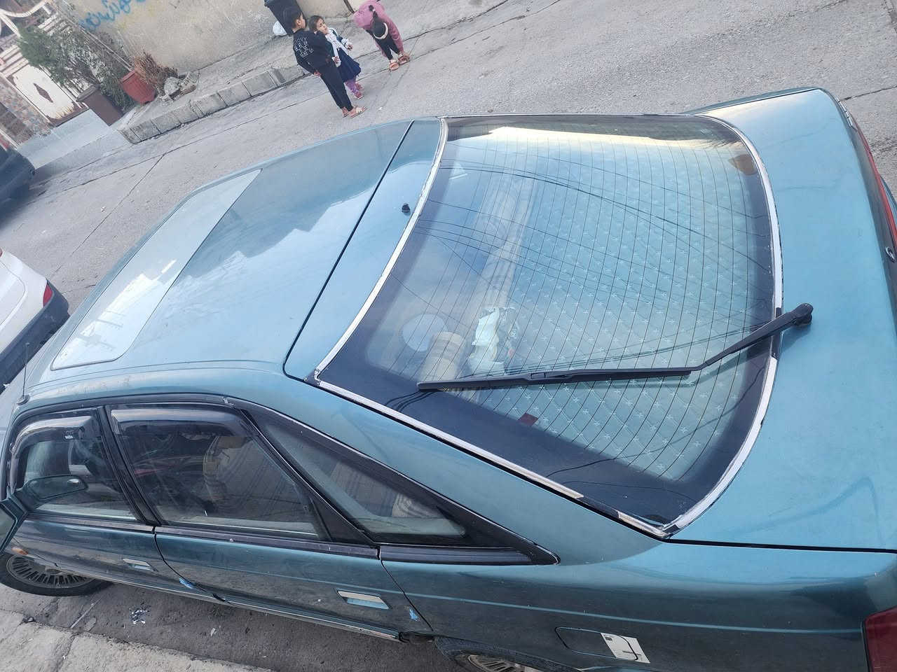 مازدای 626 مۆدێل 91
گێر تۆماتیک 
مەکینە 12 بەخ
تبرید سارد و گەرم
سقف سلاید . کامێرا و شاشە.
چوار جام کارەبایی . قفڵ مرکزی
رەقەم سلێمانی سەنەوی تا 2029 تازەیە.
چوار تایەی تازەی لەژێر دایە.
کامل بۆیاخ لەسەر کاڵ بوونەوە ، بێ دەعم و لێدراوی .
نرخ 49گەڵا و معاملە .
*********** viber, WhatsApp 
***********
