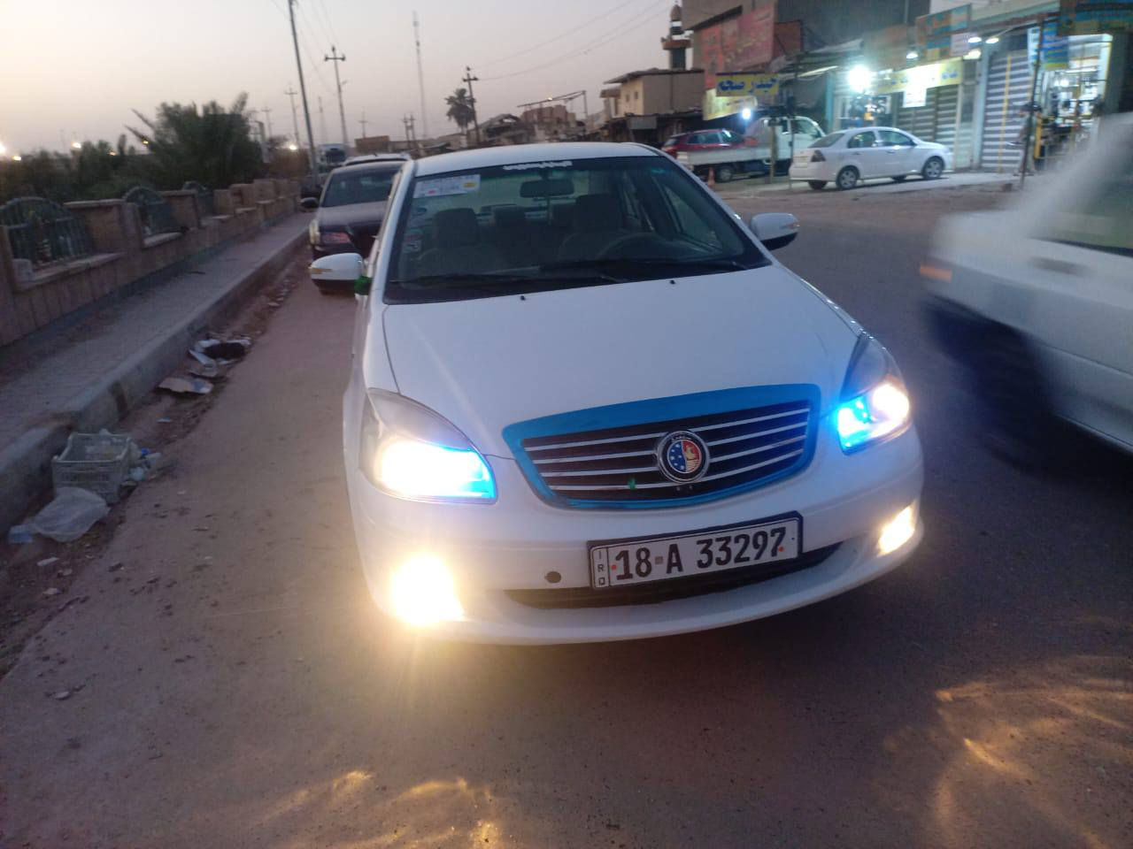 سلام عليكم جيلي موبل موديل  ٢٠١٣ سياره مكفوله من الضربه فقط صبغ حزام اثر جراد يعني لجماليه سياره خير من الله جاهزه مكينه كير حداديه كفاله تبريد تدفئه شغالات شرط ع وضع الشركه سياره ما ملعوب بيه ***********  سياره ب٥٣ وترهم  مراوس حسب القناعع ديوانية, القادسية
