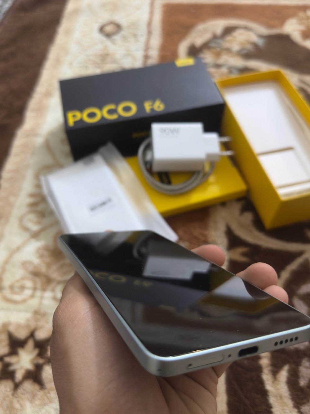 سلام عليكم بوكو F6 ذاكرة 512/12 جيجابايت للبيع مكاني بغداد نضيفً حيلل بس بي هاي الثلمة البسيطة وكلشي مابي بطارية وشاشة يخبلن 120 فريم كل ال الاعب🩶