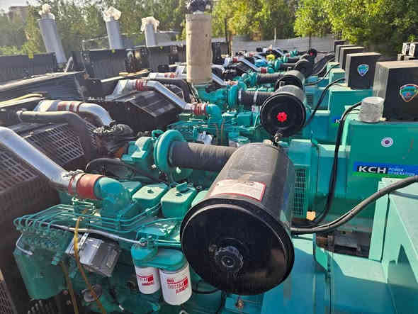 السلام عليكم السعر  ٤٢ ورقه 

مولدات نوع كمنز حجم ١٠٢ سته سلندر راس توليد ١٥٠ كي في جديد  بلادي 
 العنوان كراده مجمع مشن شارع جاك عبود 
*********** 
*********** بغداد
