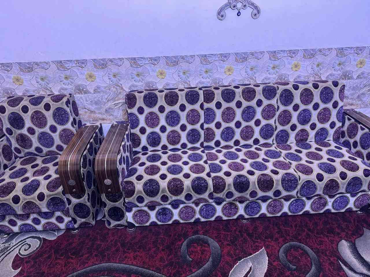 تخم للبيع سبرنك مو اسفنج ١٠ نفرات بي مخازن جوه + يتحول الى جربايه سعر 200 الف مستعجل على بيعه ***********
