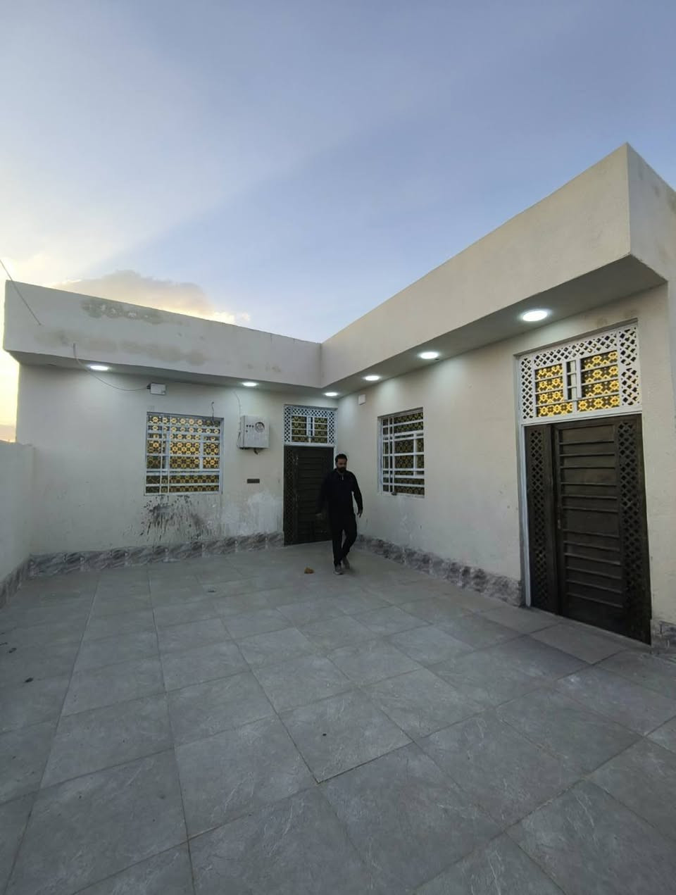 احصل على بيت أحلامك اليوم 🏠
بيت مميز في حي السبل
مساحة 200 م²
جاهز للتسليم – تستلم المفتاح فورًا 🔑
🔹 بناء درجة أولى – صب كونكريت
🔹 ديوانية بطول 9 أمتار (مثالية للضيوف)
🔹 مطبخ على الطراز الحديث
🔹 مساحة أمامية لوقوف السيارة
🔹 ماء وكهرباء مقابيل البيت
🔹 مولد قريب – راحة دائمة
بيت متكامل للسكن العائلي
راحة، موقع، وجودة بناء… بفرصة ما تتعوّض
📩 للاستفسار راسل الصفحة
📱 واتساب: ***********
البيت جاهز… والقرار بيدك
