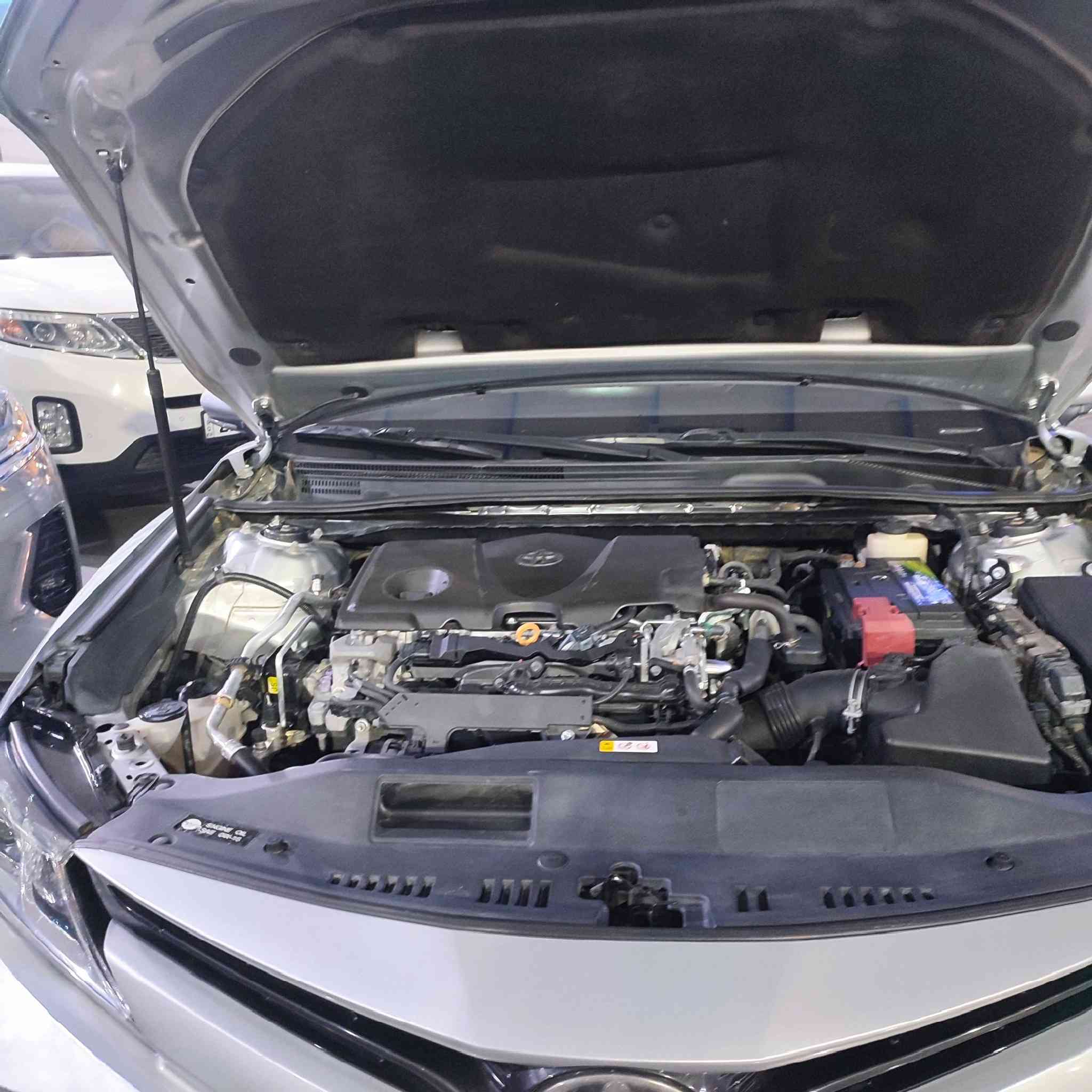 كامري 18 ال اي بلص فول فقط بدون سلايت داخل كلين فقط بيه بارد مكانات  داخل بيجي للبيع والمراوس ***********
