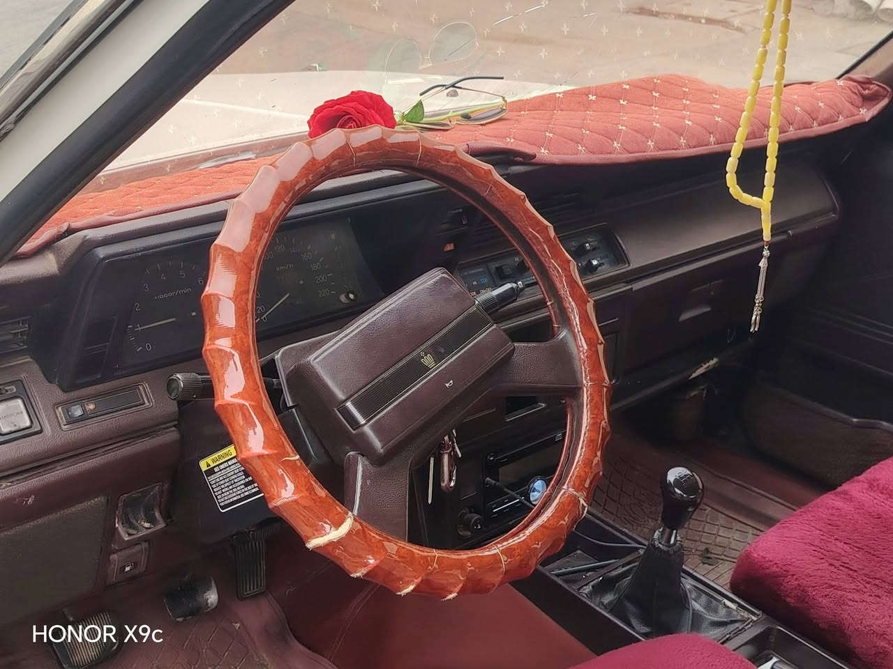 كراون سوبر 85 ابيض  جديدة جداً
رقم بغداد دولي 
مابيه اي نقص تخم تاير جديد 
باسمي تحويل ثاني يوم 
الكير ومحرك بلادي M5 
تبريد شغال 
داخل بلادي 
ومكانها بغداد جميله شارع الوسيله
رقم صاحب سيارة ***********
