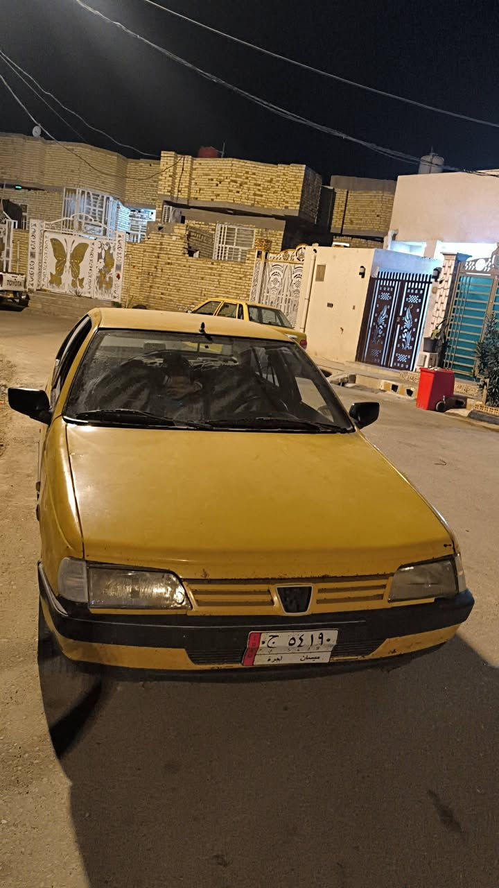 سلام عليكم
سياره بيجو 405 للبيع 
موديل 2012
نضيفه وحلو مرتبه صنويه نافذه بنهايه 19
 كير ومكينه خير من الله طك سويج وطلع لكربله 
رقمه ميسان  ظوشمه خلوه فرو دواخل نضيفه كلش 
العنوان ميسان دبيسات قرب الجسر الجديد 
الشراي يتصل على الرقم ***********
ملاحضه : السياره بيه ضربه بسيطه كد شبر بالجاملغ الخلفي  ومثل مموضح بالصوره
