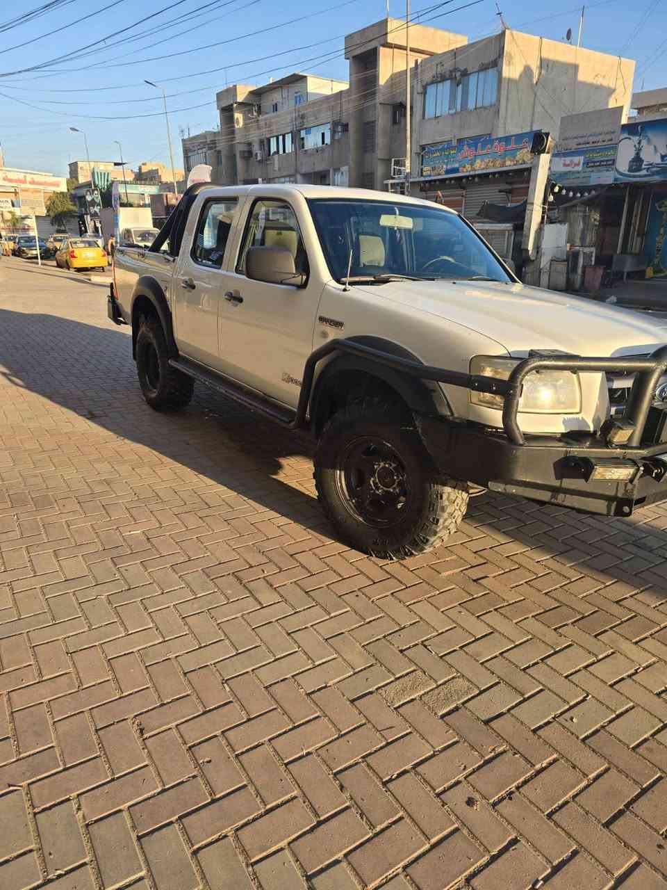 السلام عليكم
بيكم فورد رينجر 
موديل 2008 
عداد المسافة 100 الف كم 
السيارة كاملة من كل شي 
لا يوجد فيها نقص كير محرك تبريد كلة شغال 
السعر ( 94 ) ورقة 
للاستفسار الاتصال على الرقم  ( *********** ) 
العنوان بغداد قرب مرور الرستمية
