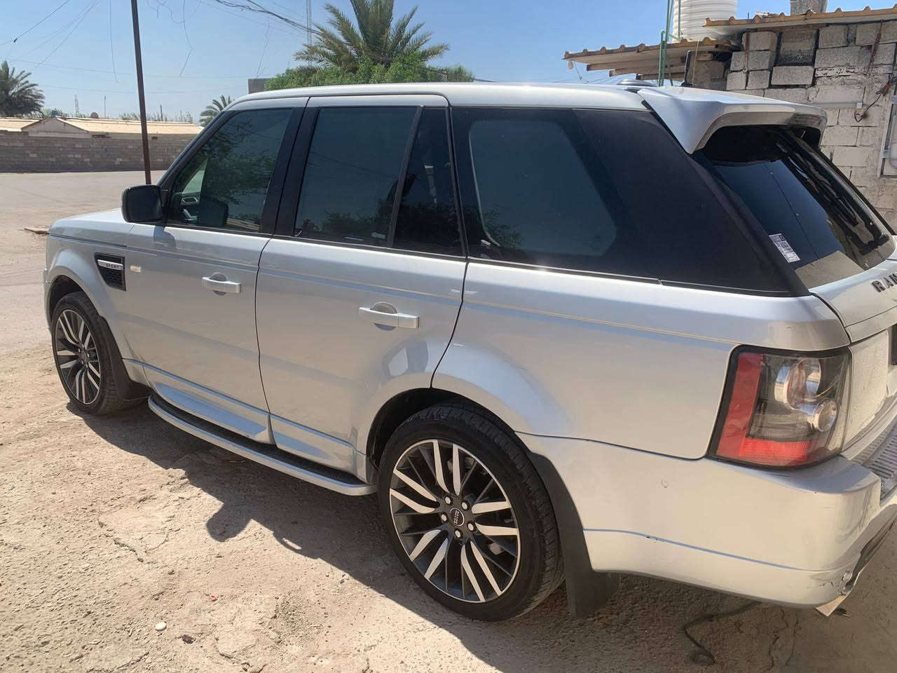 السلام عليكم
رانج روفر 2009
محدثه 2013
سياره جاهزه بدون نقص محرك كير 

السعر. 107 $ / 
مكاني بغداد التاجيات قرب مرور 
رقمي ***********
