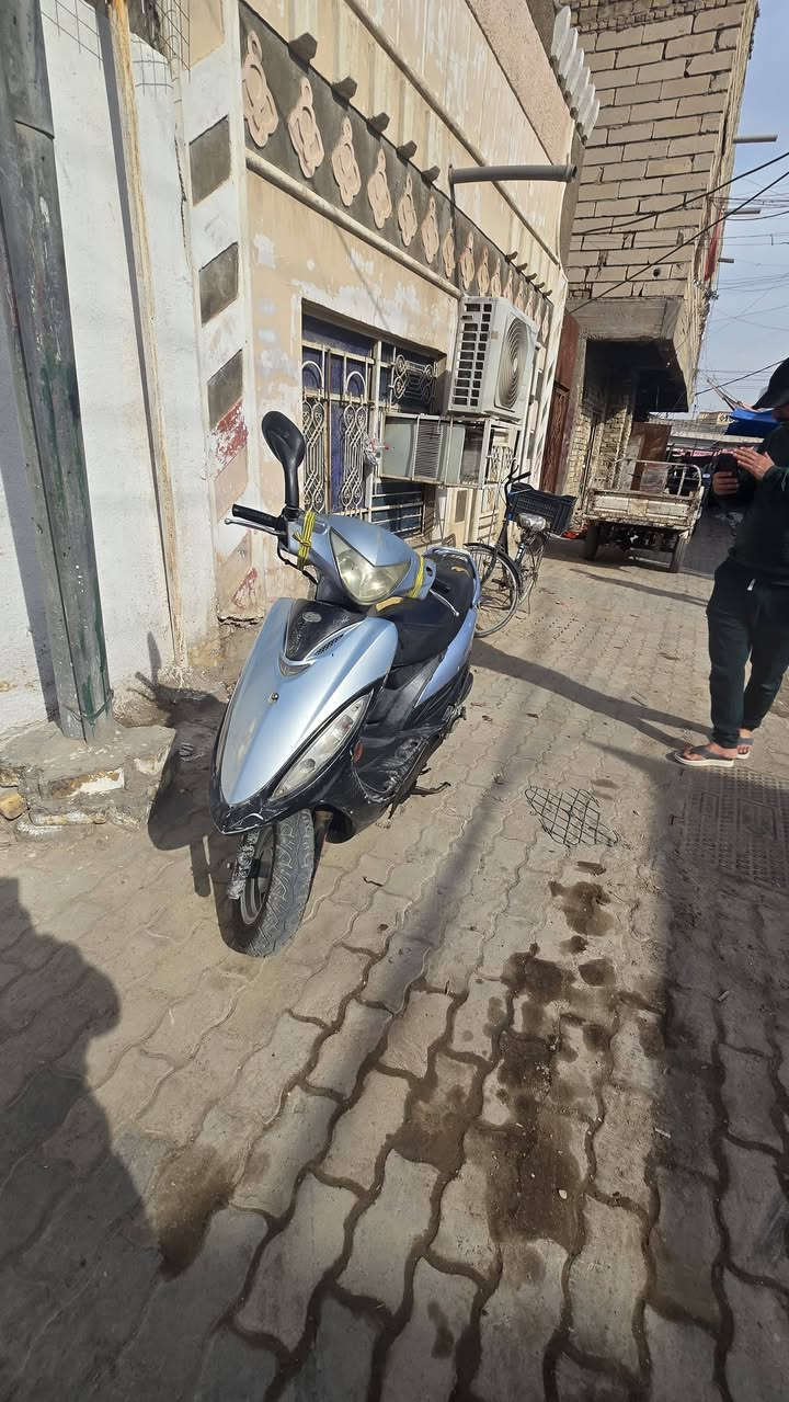 جي فور للبيع السعر ٢٥٠ والاتصال على الرقم ***********
