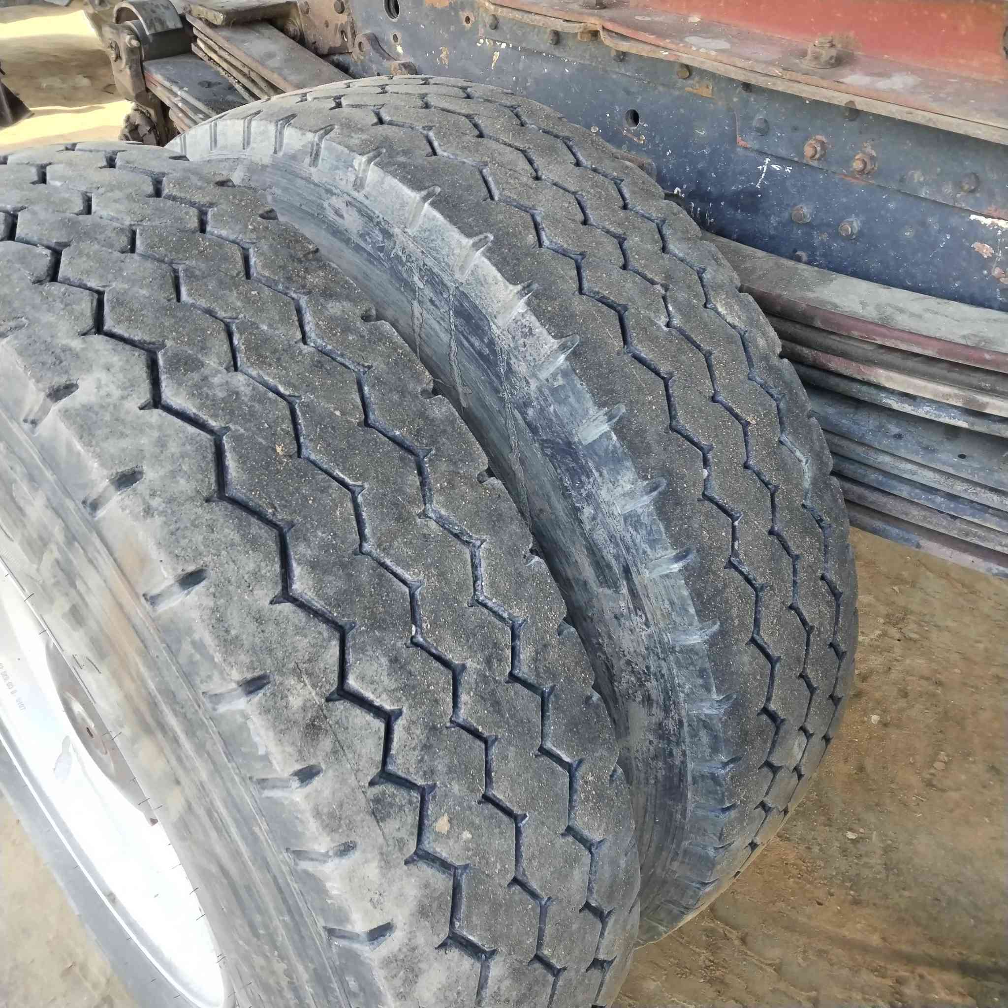 3ازواج حجم 22ونص جديد نضافة ويل وتايرات  90بل مية مراوس بة 24 صاج لي عندة يجي خاص *********** مكاني نجف
