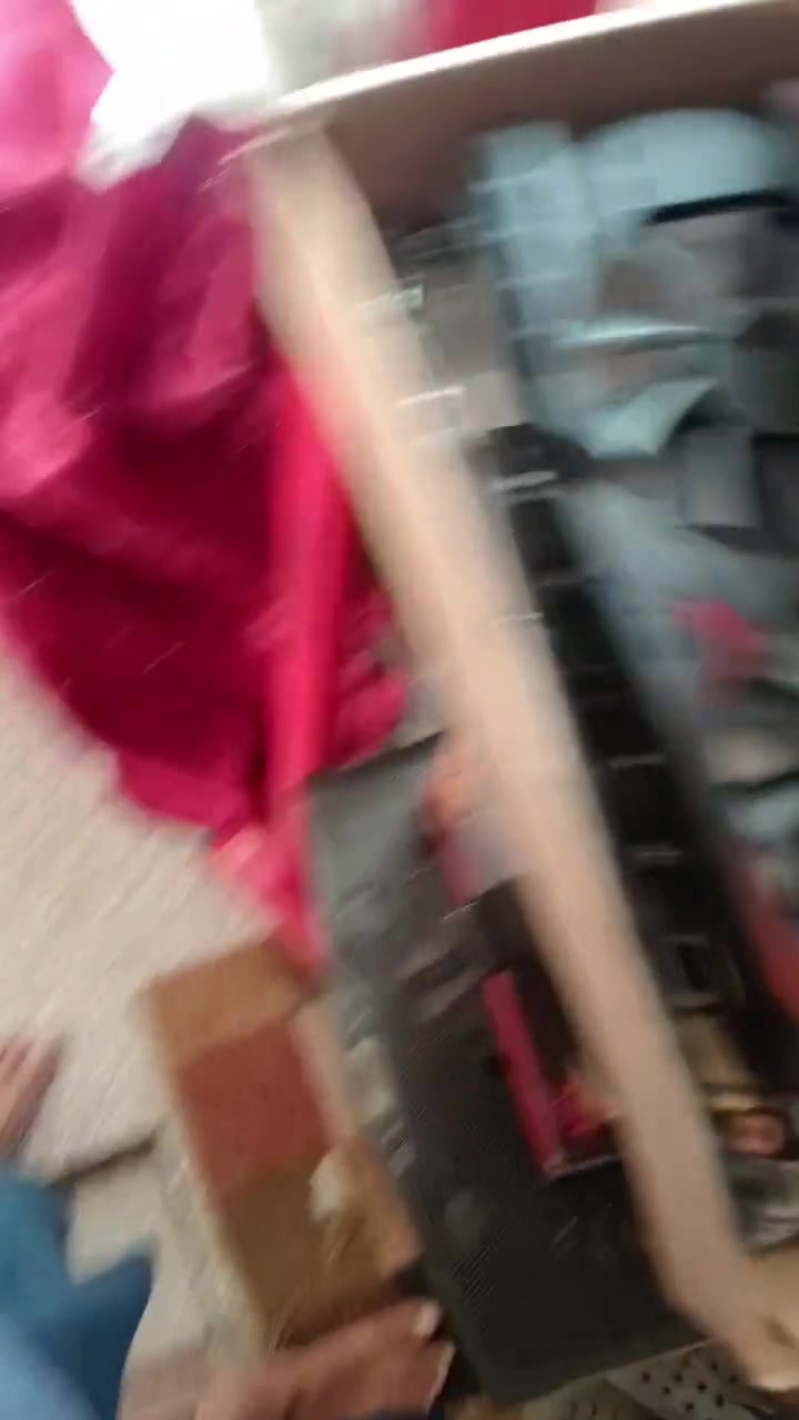 كارت شاشه بهالشكل والترتيب  جديد لووك غير مستخدم مال باله امزون اكرر جديد لوك اصلي او تجاري  هذا الكدامك موجود سعره 35000 وتوصيل 5000 الي يخدمه يراسلني خاص رقم وعنوان فقط


**إذا كنت صاحب هذا الإعلان وتريد حذفه لأي سبب، رجاءا أرسل رسالة إلى الدعم الفني**