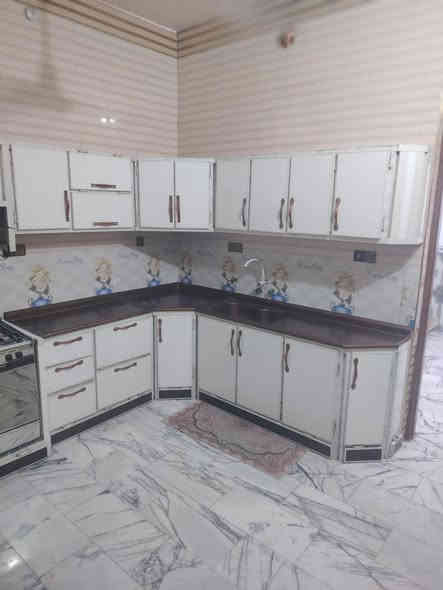 الدار للبيع طابو صرف بناء حديث المساحه 150غرفتين وصاله ومطبخ واستقبال صحيات داخلي  وخارجي الارضيه مرمر درجه اولئ  قرب مدرسه عطاء القاسم حي الزهراء السعر 100للاستفسار  ***********
