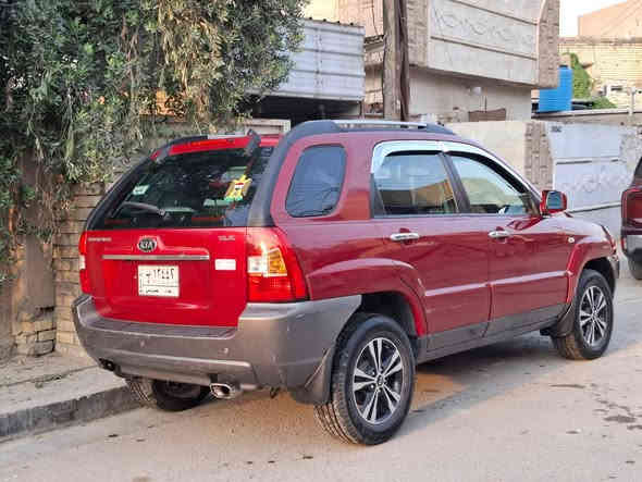 السلام عليكم للبيع او المراوس كيا سبورتج وارد خليجي فول مواصفات موديل ٢٠٠٧ كفاله عامه 
فتحه شاشه كاميرا حساسات تدفئه بالكشنات محرك ٢٠٠٠ دوش المرغوب صدر امامي خلفي جديد تخم تاير جديد سياره جاهزه من جميع النواحي مكاني البياع السعر ١١٢ وبيها مجال 
رقم الهاتف *********** بغداد
