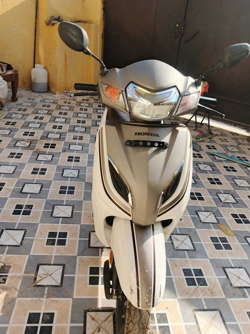 درجة البيع هوندايا ياباني سرعة 100بيعه مستعجله رقم الهاتف ***********
