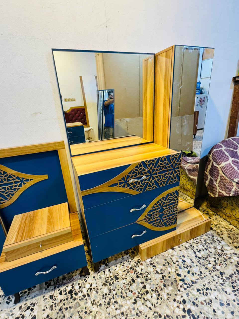 غرف نوم سعر 350الف عنوان نجف الاشرف شارع المطار مقابل باب الدخول للتواصل عبر الواتساب ***********
