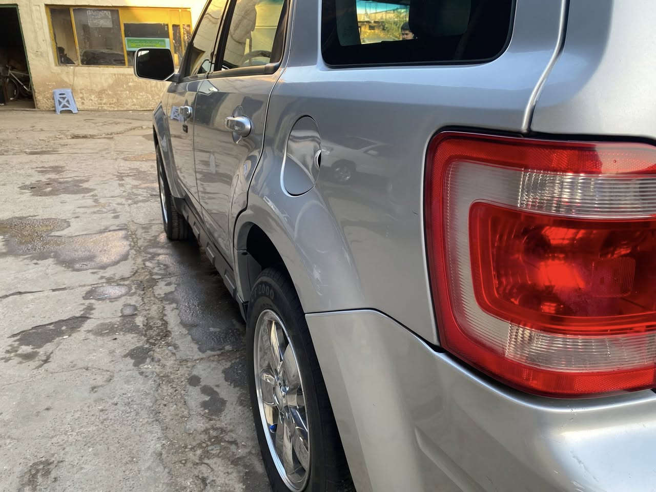 السلام عليكم فورد أسكيب 2012 فئة اللمتد 
6 سلندر نظام تصفية و تصفير دهن المحرك السيارة بأسمي رايدها بـ110 رقم *********** مكاني بغداد
