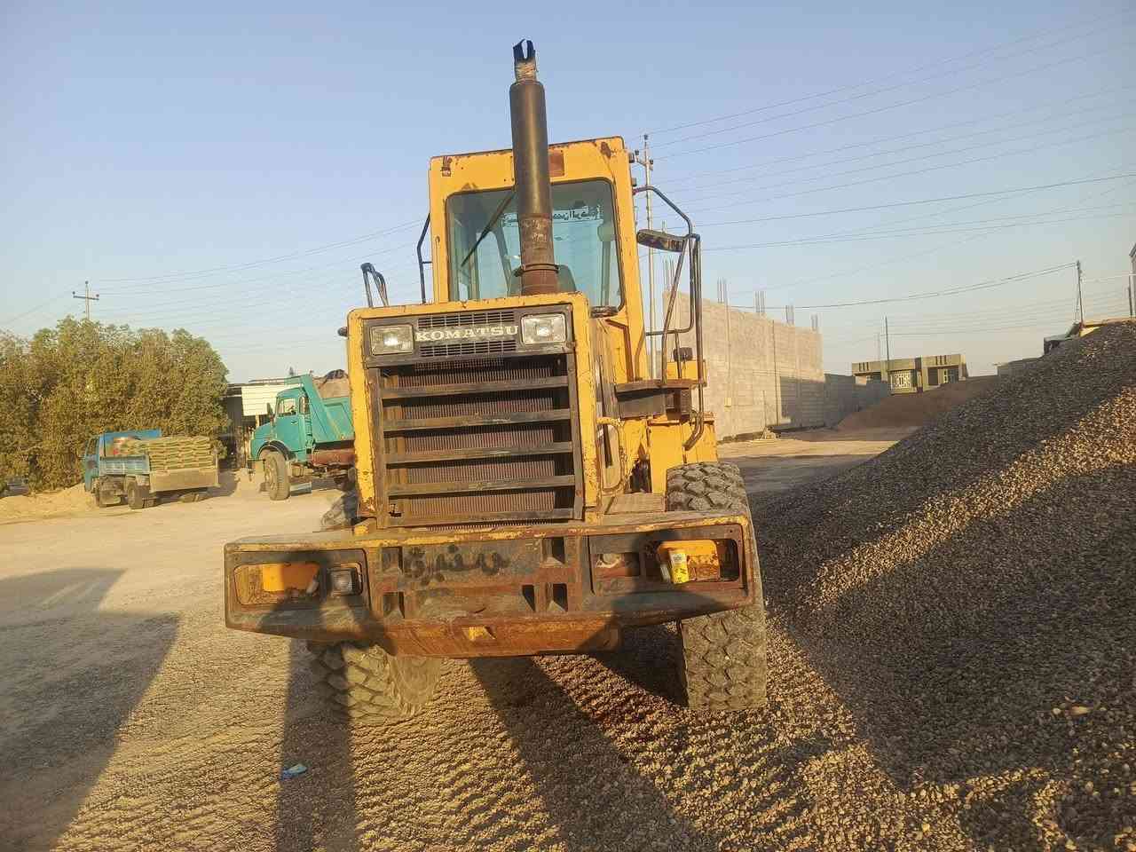 شغل كوماتسو وارد ياباني حجم 200 رقم وسنويه شمال تخم تاير كير ومحرك ممفتوح شرط مكينه جاهزه بلعمل حالين شراي تصل واني بخدمتك  ***********
