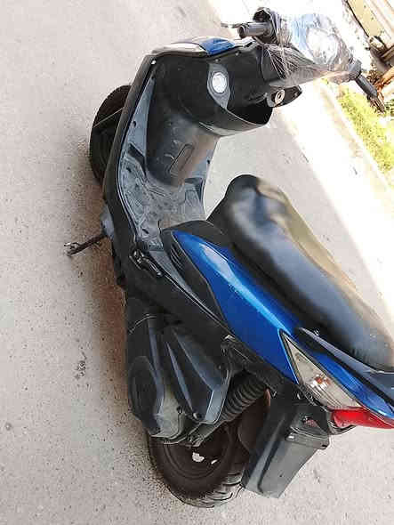 اسلام عليكم كامكو جي فايف للبيع زركه دراجه مجفته مره وحده بس مماشيه هواي نضيفه لايتات كله شغاله بريك خلفي بل مكان بريك امامي ضعيف تايرات جدد نوزل نكره سلف سعره 250 بيه مجال بسيط مكاني بغداد حي الجامعه للاتصال ***********
