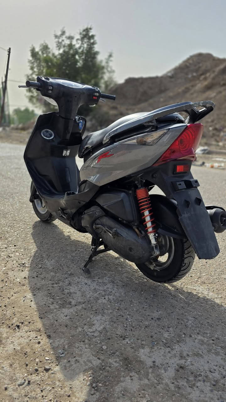 للبيع فقط ماكس ثلعب كابريتر اصلي ام الفيشه وسلف اصلي كفرات اصلي شلعه ومعدل فول كهربائيات كله شغال تايرات زوج جديد باله اصلي  ما نقصها برغي واحد  ((شراي جيب فيتر وياك وتعال تقتنع يله تاخذها )) السعر٧٠٠ وبيها مجال بصيط مكاني بغداد الشعلة وهاذه رقمي شراي يتصل ***********
