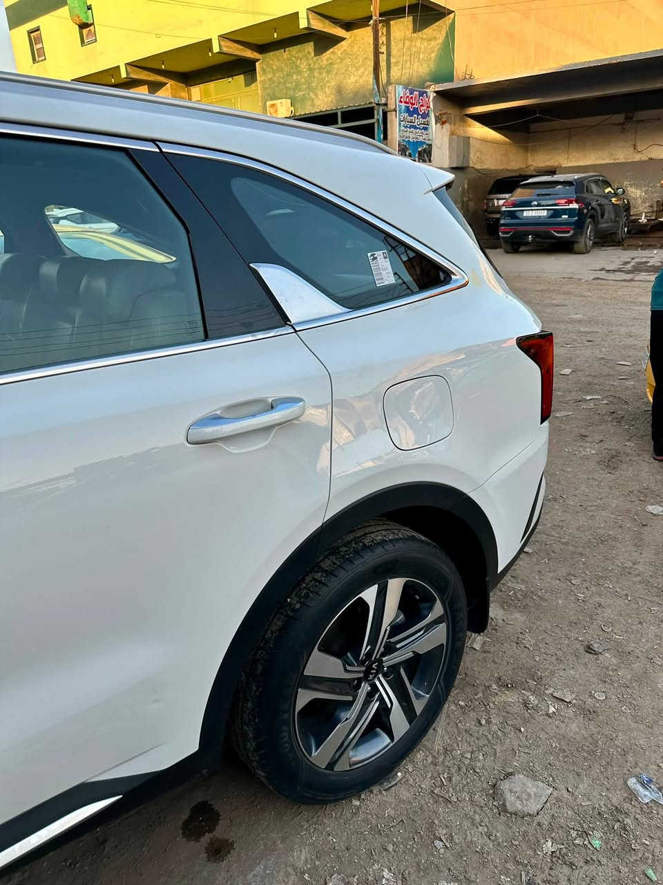 سورنتو 2021
محرك v6 
فول ما عدى الفتحة 
رقم بغداد باسمي 
سعر 260 ورقة 
ممشا السيارة 42000km 
***********

