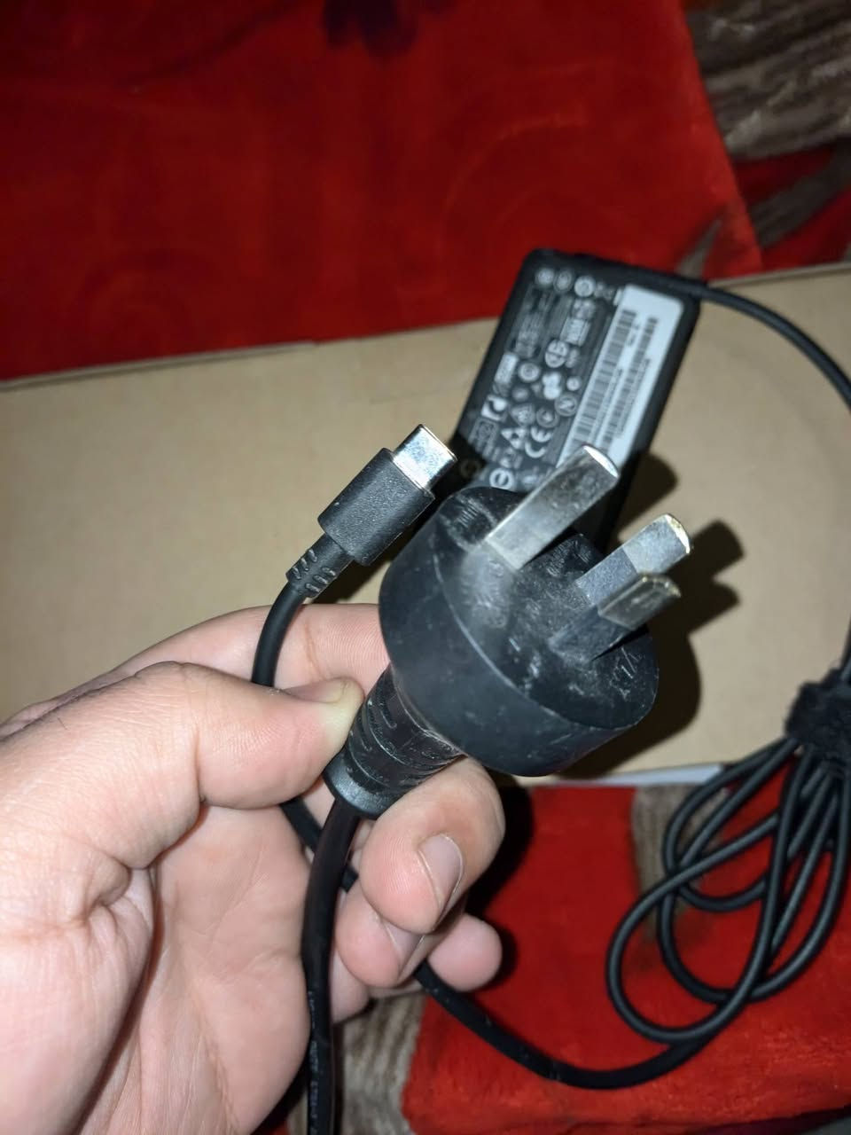 شاحنة لينوفو تايب سي 65 واط Lenovo Type C 65w Charger
جديدة ما مستخدمة ويتوفر توصيل لكل أنحاء العراق 
السعر شامل التوصيل 15 ألف 
واتساب
***********

