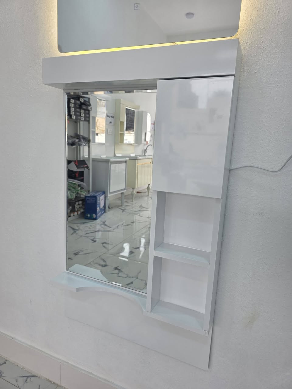 مراية لد وصيدلية بمختلف الاسعار والقياسات 
الرضا للصحيات 
توصيل داخل قزانية ومندلي وبلدروز مجاني
***********
