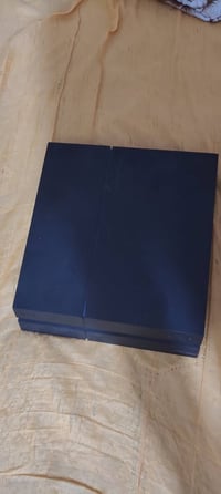 بلي 4 للبيع تهكير قرص نضيف الجهاز السعر 225 وبيه مجال 07783799306