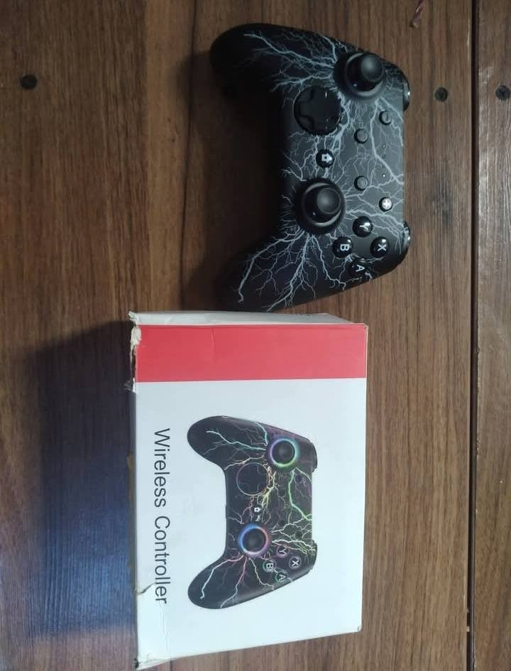 السلام عليكم ثنين جويستيك كيمنك للحاسبه pc ابيعهن ثنينهن 60 الف وبيهن مجال عنواني بغداد هذا رقمي ***********
