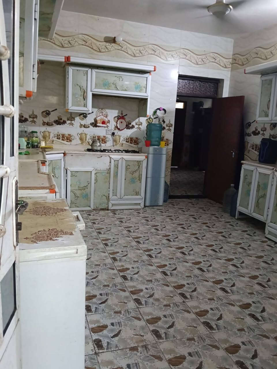المكان: جسر ديالى الجديد الكرغولية - شارع كريش يبعد عن سريع القناه 4 دقايق
📐 المساحة: 190 متر واجه 9 ونزال 21 على شارع مو داخل الأفرع 
🏠 المواصفات: غرفتين نوم كبار ستقبال جبير صحيات خارجية وصحيات داخلية وصالة جبيرة وكراج داخل البيت 
- كامل الخدمات: ماء + كهرباء + مجاري
- بياض كامل + سيراميك كامل باقي فقط الواجه والبيتونه نقص بياض 
- ستارة + بيتونة 
- سطح شتايكر
- نوع العقار طابو زراعي عقد 25 حق التصرف وبئسمي 
البيت جاهز للسكن

للتواصل: ***********
