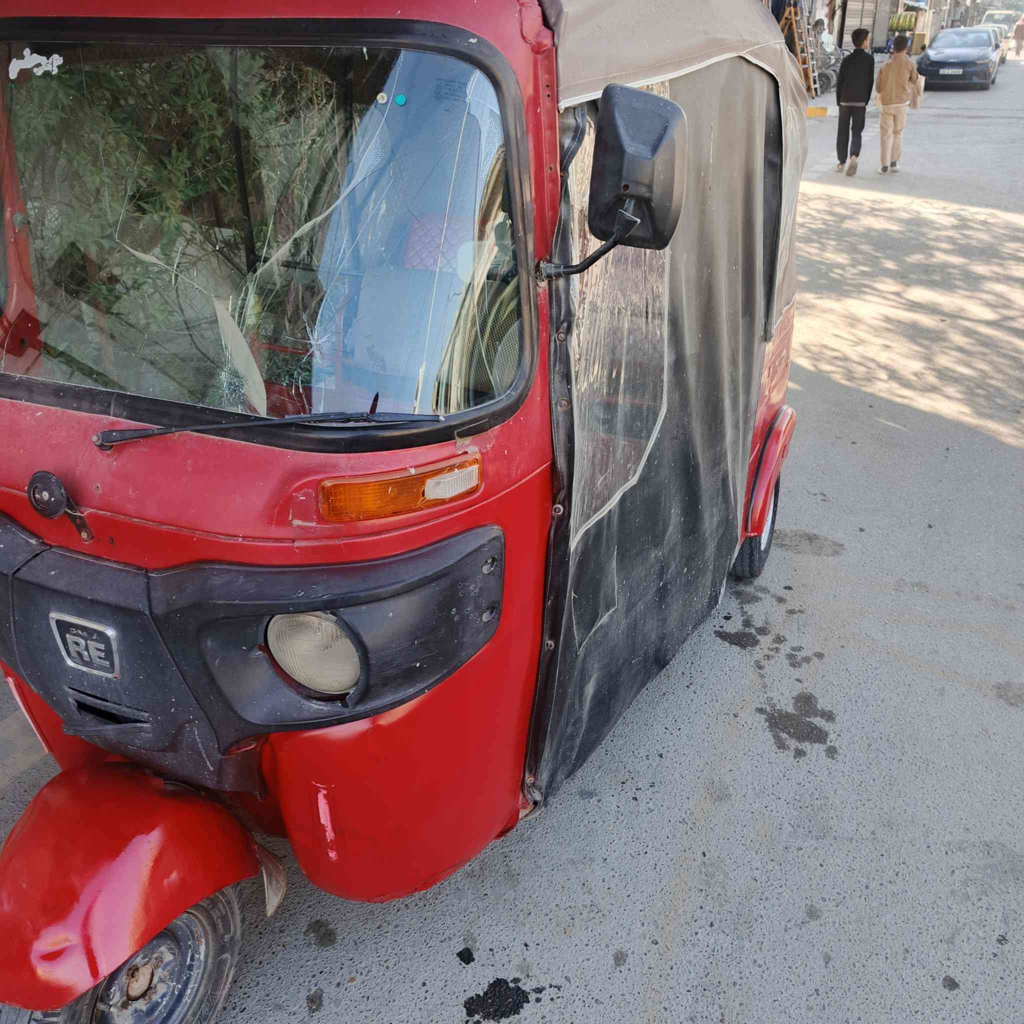 السلام عليكم تكتك للبيع موديل 2017 مكينه ناعمه لاتنقيص ولا تبخير كهربائيات شغاله تكتك أوراق جاهزه كبل للشارع ماناقص اي شي السعر 2,600 وبيها مجال قليل حك الجيه مكاني بغداد الاستفسار ***********
