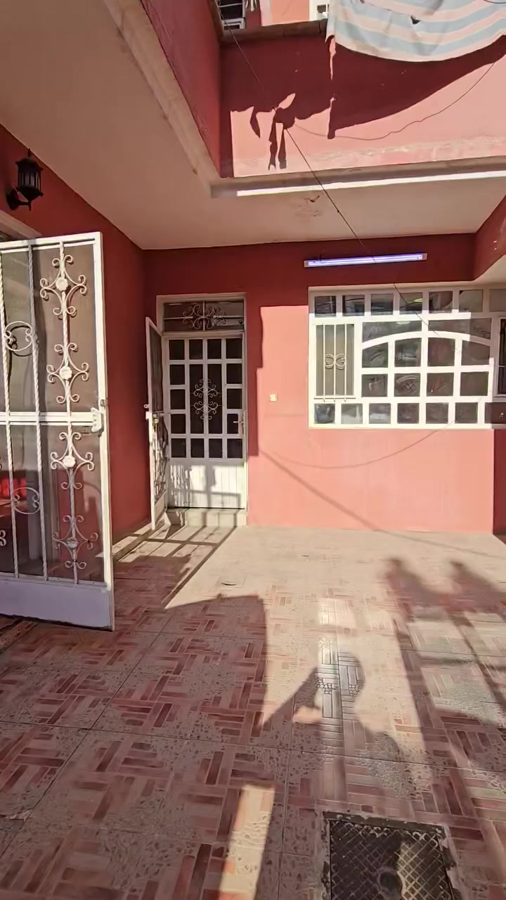 [#عروض_ابوادم_للعقار](https://www.facebook.com/watch/hashtag/%D8%B9%D8%B1%D9%88%D8%B6_%D8%A7%D8%A8%D9%88%D8%A7%D8%AF%D9%85_%D9%84%D9%84%D8%B9%D9%82%D8%A7%D8%B1?__eep__=6%2F&__cft__[0]=AZaRCfdLtJnDGEn9Eidq9lpAJ4M-qu3Aj_8O8je-Tf2Jo1ZUGZcnXoeOHg2rLG-8L9Abh1SGL4fnHb1sHtsL48KOf7EtxnNv518X4RFEk2jxlXJQ-Yt4XG7N7lIPV-T59dYFT4bwFb_tH6z9bukQ-L4U3WHrhYHwPDm6JJcvYWuhuxXQLuNZ_UDcX63Hit9XR2U&__tn__=*NK-R) 

للايجار.   للايجار 

دار طابق ارضي للايجار في حي السكر 

مساحه ١٥٠م يحتوي ع 

كراج .. مطبخ .. استقبال .. غرفتين نوم.  صحيات.  مخزن. 

للاستفسار الاتصال على الارقام أو مراجعة المكتب 

***********

***********

عنوان المكتب حي السكر مقابل مستشفى الخنساء قرب صيدليه البقيع
