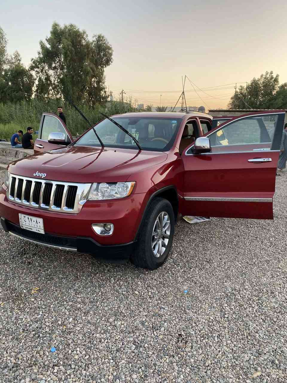 السلام عليكم 
جيب لاريدو ٢٠١١ للبيع داخلة كلين  والسونار مرفق بصور  مواصفاات عاديه كشن سايق كهرباء بصمه كامرا دواره   مكينه  وكير كفاله  مكان ديالى بعقوبه سعر ١٥٥ 
***********
