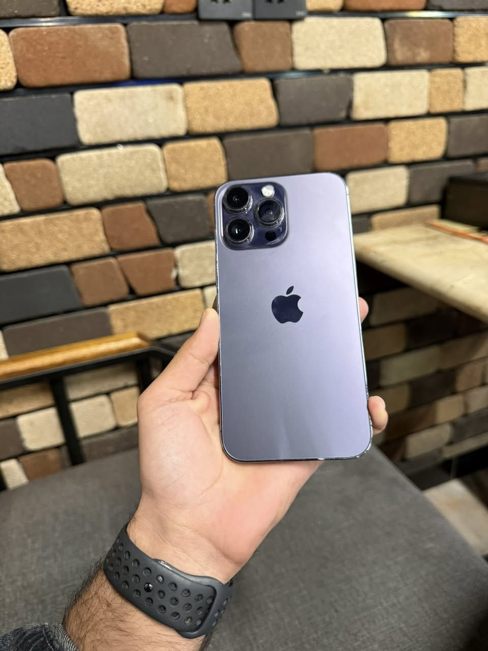 14 برو ماكس ذاكرة 256 بطارية 76 شرق اوسط ماستر AA/A
مبدل ظهر ليزر فقط باقي مكفول سعره 700 
مكاني بعقوبة 
***********
