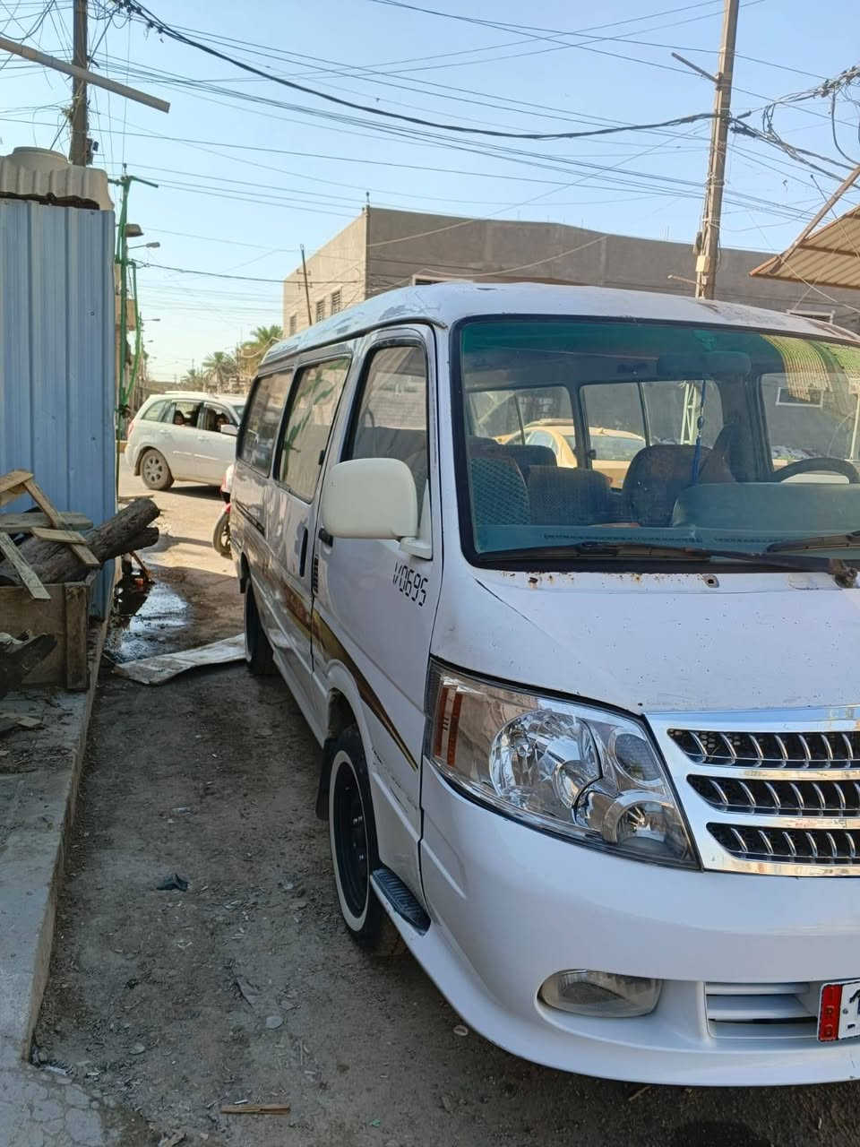 السلام عليكم كيا فتون موديل 9 سياره نظيفه جير جديد اكسنت جديد ماكينه جفته جديد سياره خير ما بيها اي نقص قبل الشارع كهربائيات كلها شغاله مو رقم بغداد الجديد غرامات ما عليها سياره من تجي تشوفها احلى من الصور كان السياره بغداد المدينه سعر اتصل***********
