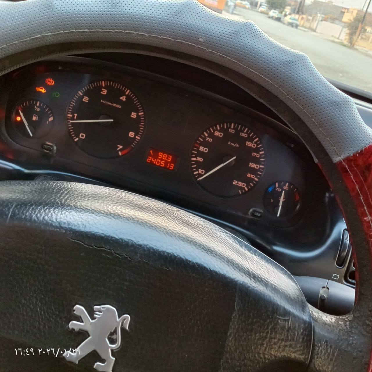 سلام عليكم مكان سياره كركوك وبيها دفتر بانزين 
بيجو 406  موديل 2001 مشروع رقم انكليزي سنويه جدديه شرط تحويل..والسيارة بسمي محرك.بل شرط كير عادي كله بل شرط.، مصبوغة جمالية بدون اي ضرر ولاحادث  سيارة مال جناي على وضع الشركة تبريد وتدفئة شغالة كهربائيات كلة شغالة صدر امامي وخلفي تايرات جديد  سياره حيل ناعمة السعر ٥٠ وبيه مجال للاستفسار ***********
