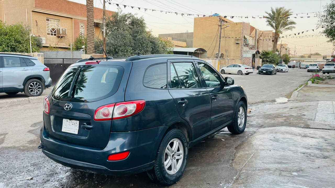 السلام عليكم
سنتافيه موديل 10 وارد امريكي
حادث امريكيه جاملغ خلفي حلين صبغ احزام ابيع
مكينه دوش المرغوب 
مكان حي اور 
سعر 105 أو بي مجال 
استفسار ***********
