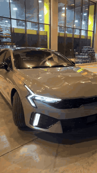 السلام عليكم
للبيع K5 موديل 2025 GTLINE فول مواصفات

مواصفاتها 

مكينه 2500 

مازدات ذكيه تصعد وتنزل وتفتر معه لاستدارة 

كشافات ضباب

بك لايت LED

أشاير بالمري 

بانوراما

6 حساسات إماميه 

4 حساسات خلفيه 

رادارات محيطيه امامي خلفي جانبي 

قياده ذاتيه 

توقف ذاتي 

تحديد مسار 

رادار تفاعلي 

مثبت سرعه

أوامر صوتيه 

شاشه متصله 

شاشة اعطال 

شاشت تكيف 

هندبريك بصمه 

5 وضعيات قياده 

شحن لاسلكي 

وتو هولد 

كرسي كهربائي جلد 

تدفئة مقاعد إماميه 

تدفئة ستيرن 

سماعات BOSE 

أضويه داخليه لمس 

داخل احمر 

دبل جام 

دفع رباعي 

وباقي المواصفات معروفه 

ماشيه 12 ألف 

حادثه خلفي جنطه وشبر بالجاملغ الأيسر وبالحادث لبنيد معكوف 

حتى اوضح اكثر لجنطه بلاديه نفس الوون فتحته من سياره مابيه قطرت صبغ 

يعني عدي شبر جاملغ وبنيد مصبوغات 

مكفوله من الشواصي والغوود وحتى لبراكيت الأمامي 

السعر 200 وبيه مجال 

للتواصل***********
