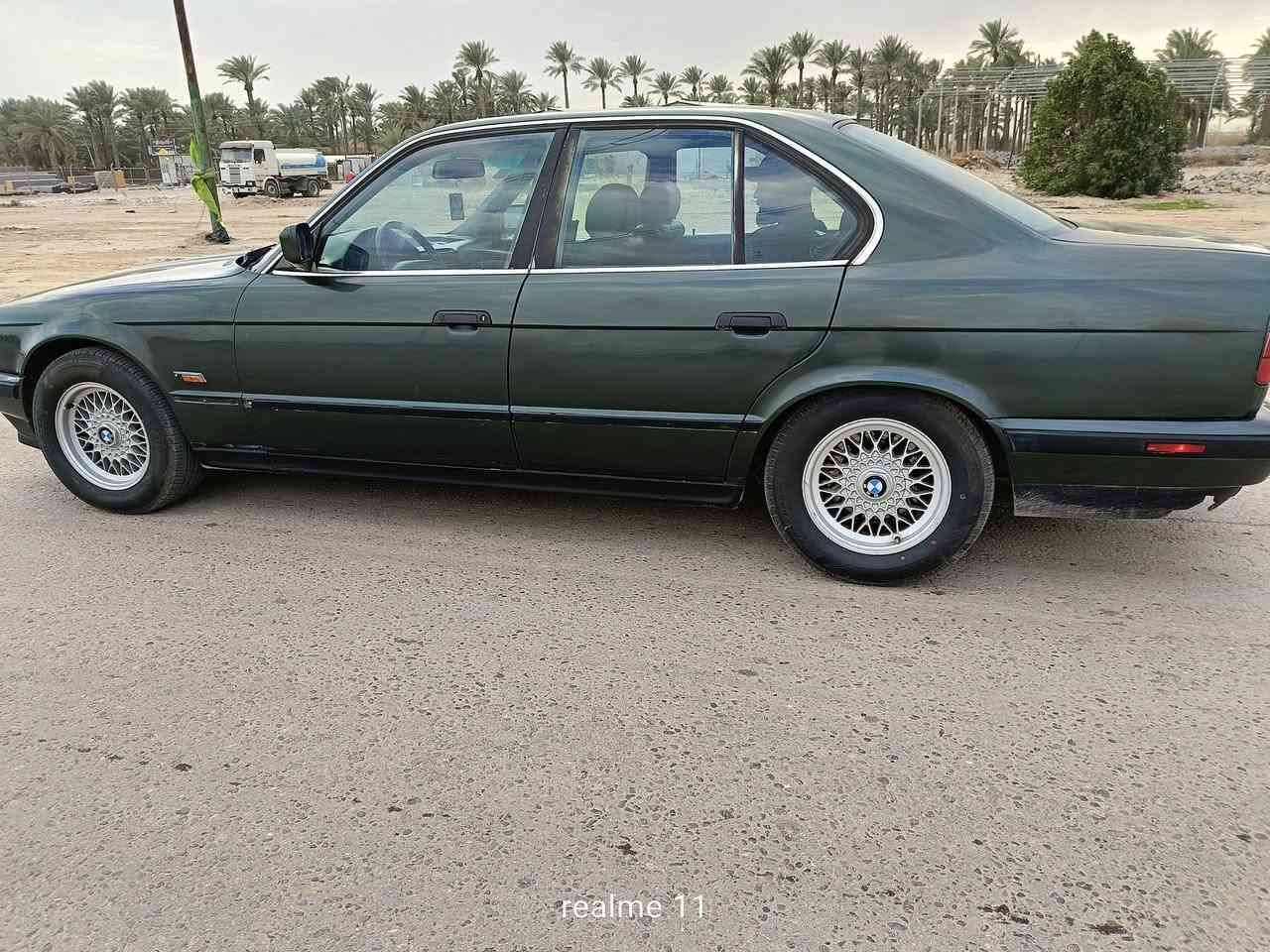 السلام عليكم للبيع فقط حجم 525 محرك مفتوح كير اوتماتيك موديل 1991 سياره جاهزة من ك ربع متصرف عليها ترايها للبصره دوشمه جديدة تخم تاير جديد تبريد تدفئة شغال مكاني بغداد المحمودية السعر 58 وبيها مجال بسيط *********** ////***********
