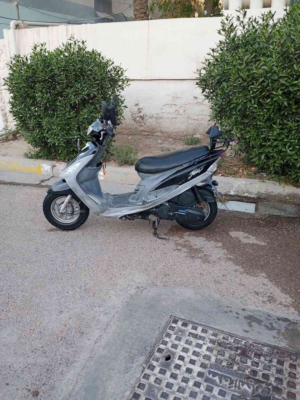 منغولي ختم واحد محرك مامفتوح مابيها نص برغي نكره سلف اشاير امبي ثري الدراجه تعبان عليها السعر 650بغداد الكماليه ***********
