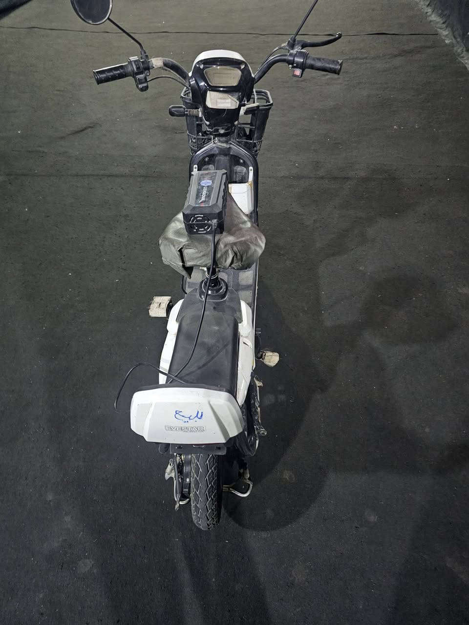 دراجة شحن للبيع سعر 200 و بي مجال نضيفة فقط البطاريات تعبانة 
الرقم للستفسار اكثر ***********
