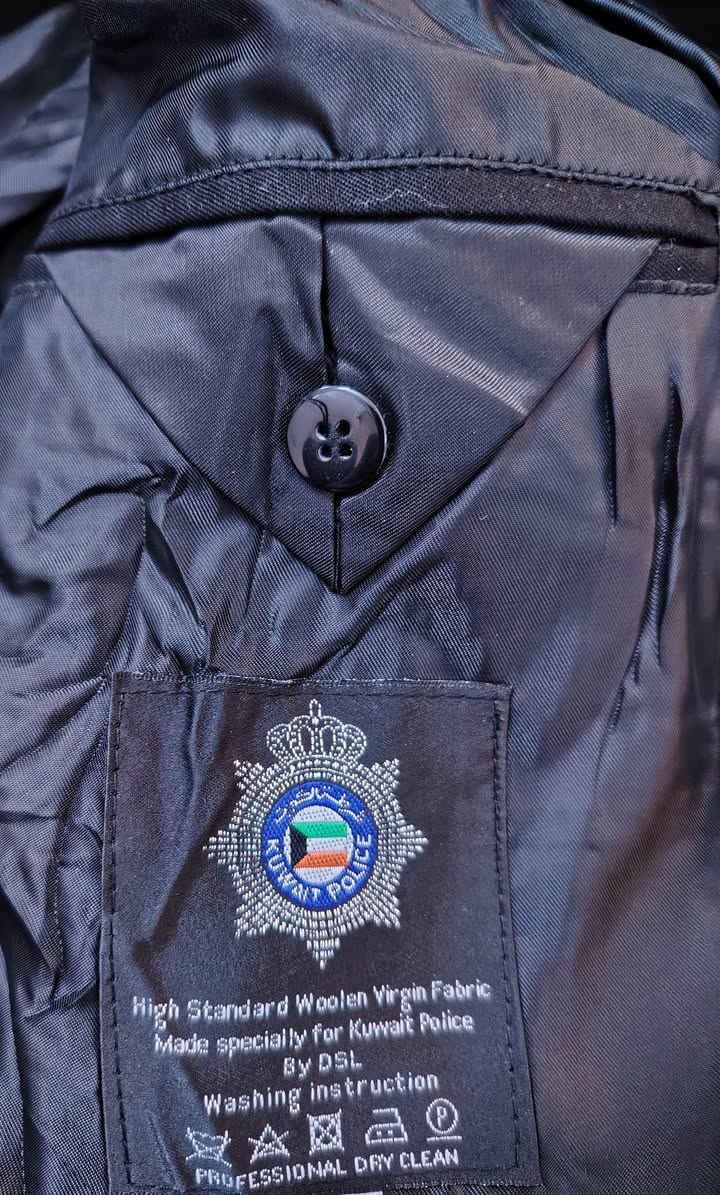 قمصلة رجالي – ب رتبة
وارد: خليجي 
القياس: إكس لارج (XL)
الحالة: نظيفة جدًا / استخدام خفيف
القماش مريح ومناسب للّبس اليومي أو الرسمي

💰 السعر: 20 ألف دينار شامل التوصيل
📦 التوصيل متوفر لجميع المناطق

للاستفسار أو الحجز راسلني خاص ✉️ او *********** واتساب
