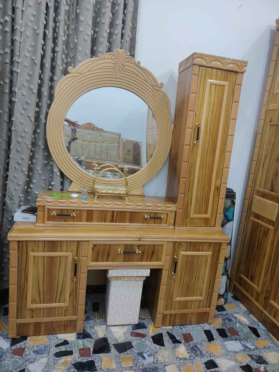 ***********
غرفه للبيع
