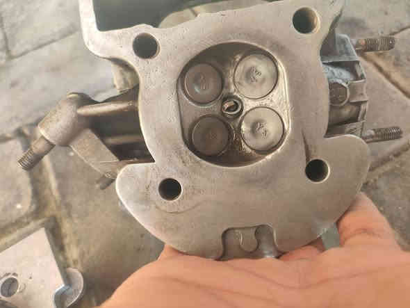 سلام عليكم شباب بوش وبستم مال 63 شرط شغل ونضافه+ كور بلادي 4 ولفات انطيكيا شرط شغل ونضافه مكاني سماوه خاص مفتوح وهذه رقمي وبي واتساب *********** وتوصيل موجود عندي
