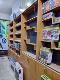 باترينه جديد للبيع عدد ثنين اي استفسار الاتصال على الرقم 07702540802