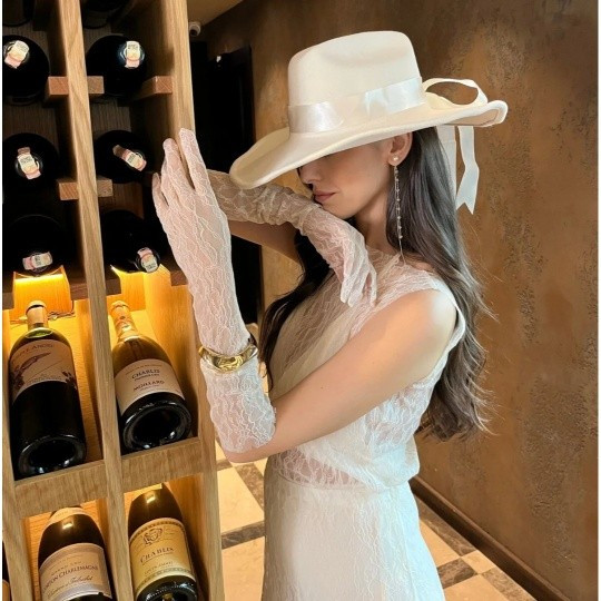 لأن الاكسسوارات جزء رئيسي من اطلالتج تمنحها لمسة راقية وفرنا الج كولكشن من #القفازات #الدانتيل والستن الشيك ❤️

.
...
.

.
.
 #فساتين #خطوبتي #فساتين_ناعمه #مدينة_الزائرين #فساتين_ناعمه_طويله #مناسبات #فستان_زفاف #فستاني #عقد #العراق #بغداد #اوديلا_vip


**إذا كنت صاحب هذا الإعلان وتريد حذفه لأي سبب، رجاءا أرسل رسالة إلى الدعم الفني**