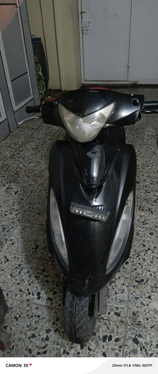 سلام عليكم شباب دراجة كامكو جي فور مجفتة مرة وحدة رايدهة 400 او بيهة مجال للشراية التواص علا هاذ الرقم ***********
