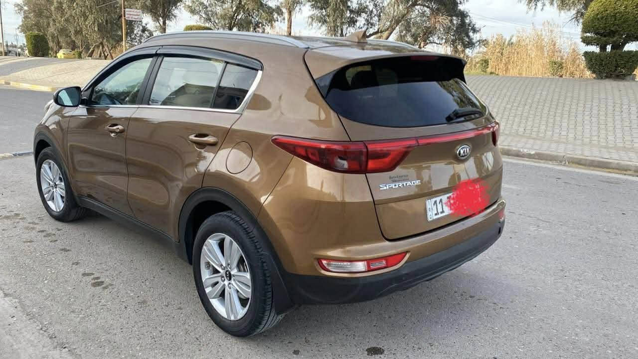 #للبيع كيا سبورتج موديل 2017
السلام عليكم
#السعر_148$ بيها مجال قليل
 #بأسمي رقم بغداد لوحات جديده
 السياره نظيفه بدون اي نقص (جاهزه ) :
• كير ( اوتو ) جيد + محرك جيد + تبريد  + تدفئه  
• صدر جديد + تخم تاير 
• كهربائيات كلها كامله و بلادي مابيها اي نقص او جطلات
هيتر كشنات اماميه
فول تحكمات 
دفع رباعي
مانع تزحلق
تبريد خلفي
شاشه جبيره 
كشن كهرباء
• غرفتها كلش نظيفه
بيها صبغ  البنيد و جاملغ امامي بدون دواخل
بدون دواخل بدون شواصي بدون اي شي مجرد طخه صغيره ع الخارج

العنوان : بغداد _ المحمودية
هـ /   ***********
