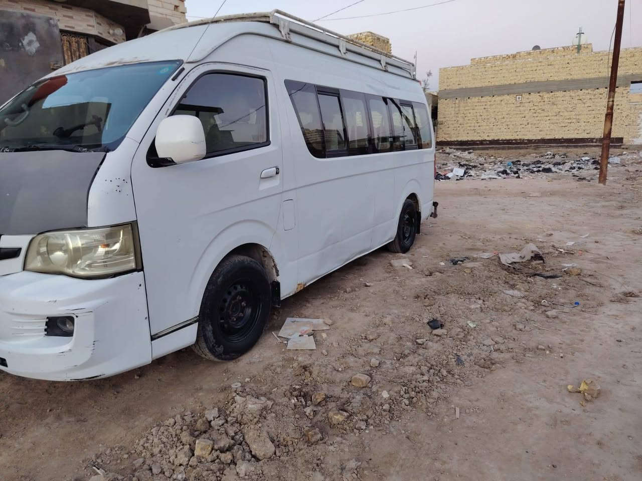 سلام عليكم جنبي للبيع ٢٠١٤ جاهزه مكينه كير حداديه جدد كهربائيات تبريد خير من الله تخم تاير جدد  رقم قادسيه انكليزي بأسمي بيهه طخه بسيطه بالصفحه الطويله  وخياساات بالهلالات بدون صبغ السياره خير من الله السعر 118وبيهه مجال حك الجيه  عنوان الشاميه ***********
